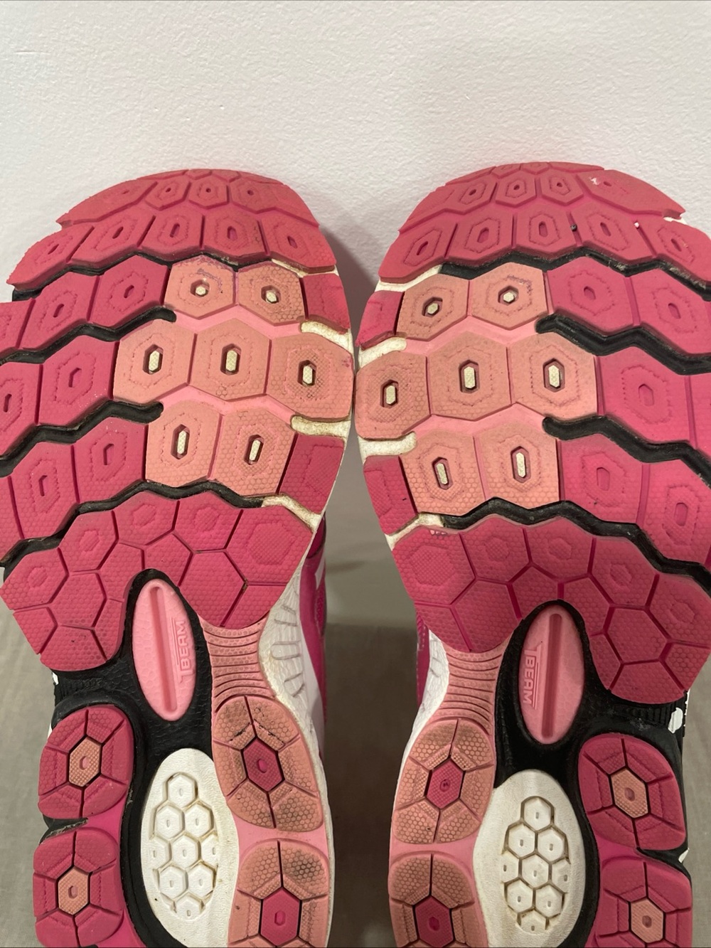 Rare vintage New Balance 860 RunDisney 2014 Minnie women’s sneakers 9.5 - Picture 5 of 8